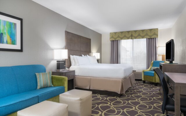 Holiday Inn Express & Suites Ames, an IHG Hotel
