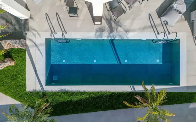 Mika Villas & Suites