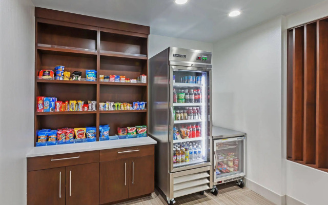 Holiday Inn Express & Suites Coffeyville by IHG