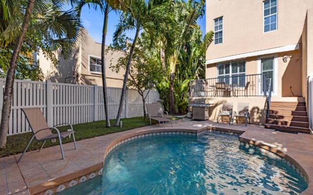 Siesta Avenida Townhome 5208