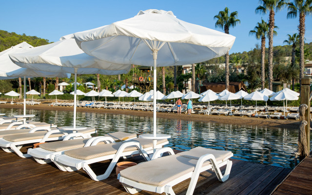 Green Bay Resort & Spa