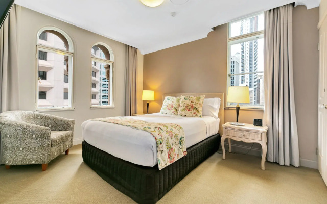 The Manor Apartment Hotel