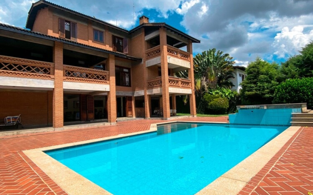 Excelente Propriedade na Granja Viana