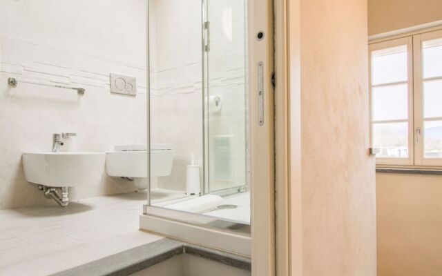 House Glicine Lucca