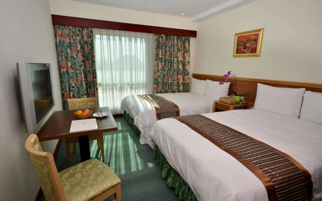 Howard Kenting Wonder House