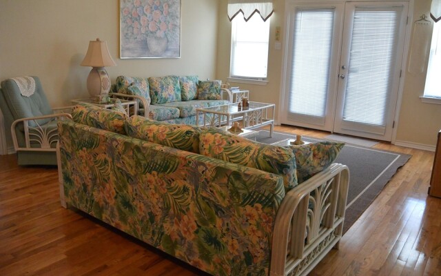 Lotz A View by RedAwning