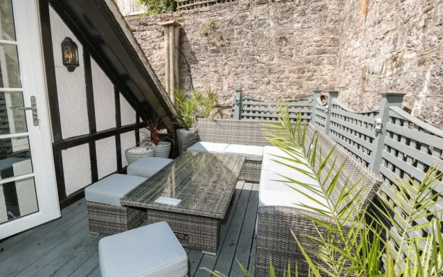 1 The Old Coach House