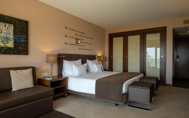 Отель Vila Gale Collection Palacio dos Arcos