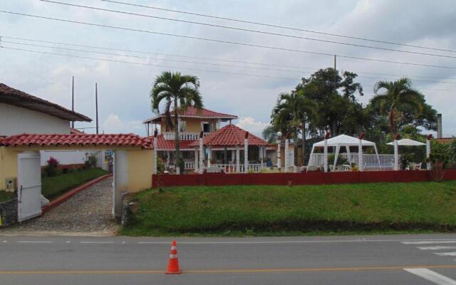 Casa Campestre La Colombiana