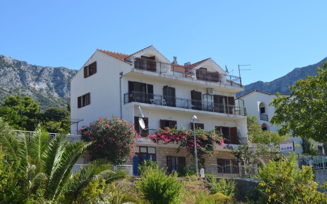 Apartment Jozo - 150 m from pebble beach: A5 Gradac, Riviera Makarska