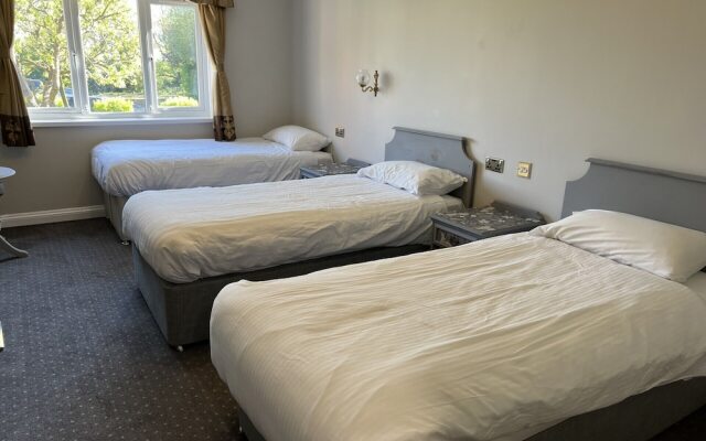 The Pear Tree Inn & Country Hotel