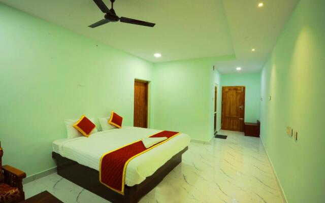 Hotel Rajeswari International