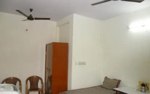 Raghav's Royal Residency
