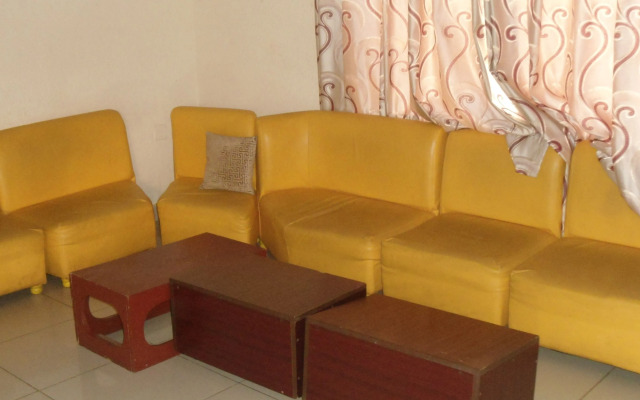 Airport luxury motel