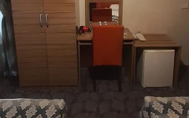 Aymini Hotel