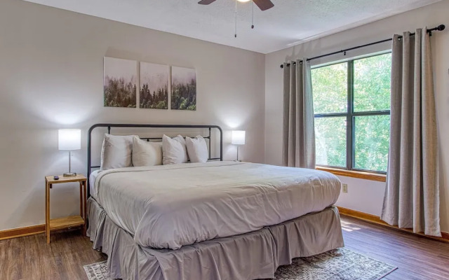 Pinecrest Townhomes-1K-2Q Unit-Renovated