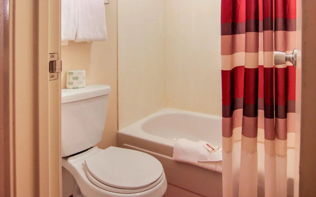 Red Roof Inn Detroit - Troy