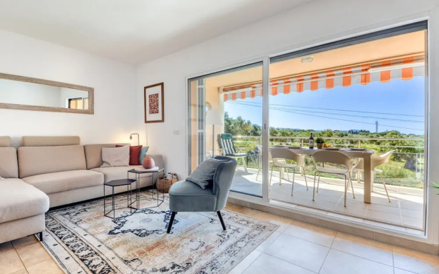 Apartment in El Mas Isaac With Pool
