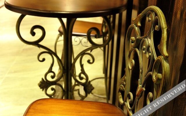 Zhongjin International Business Hotel (Weifang Railway Station North Square Taihua City)