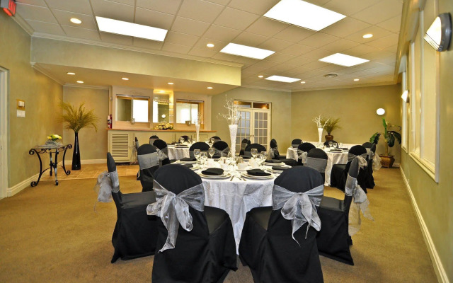 Best Western Plus Mariposa Inn & Conference Centre