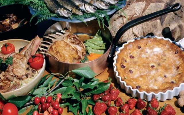 Rustic Castle in Bon-Encontre with Terrace