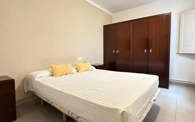 Ferran 32 in Roses With 4 Bedrooms and 2 Bathrooms