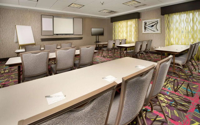 Hampton Inn & Suites Buffalo Airport