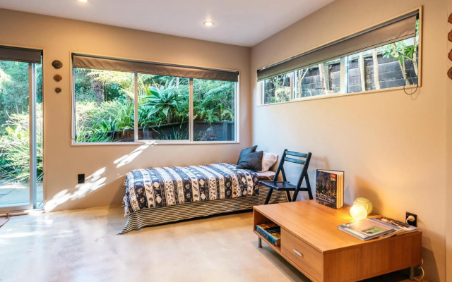 The Fat Pigeon - Omiha Holiday Home