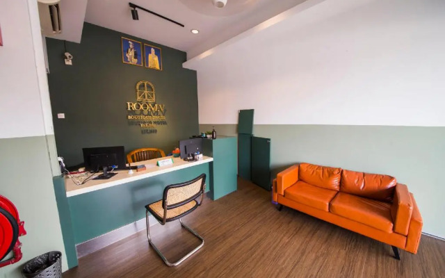 Room V @ Jalan Megat