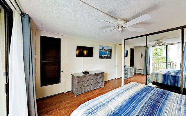 New Listing! Oceanfront W/ Resort Amenities 2 Bedroom Condo