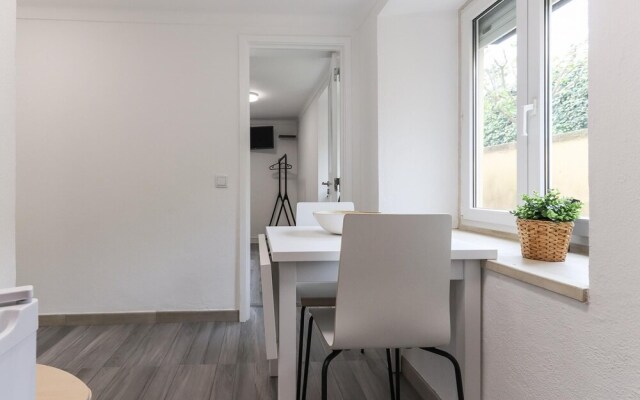 Belem Boutique I by Homing