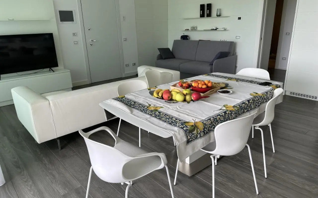 Garda Lake Luxury Life