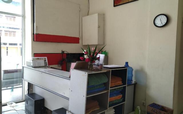OYO 3499 J8 Hotel