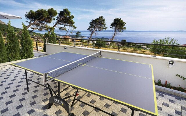 Awesome Home in Makarska With Wifi and 4 Bedrooms