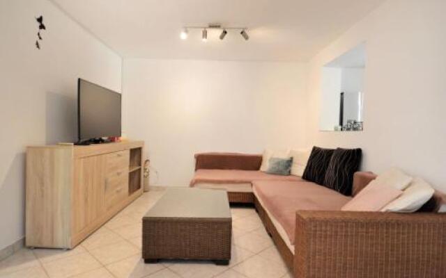 Holiday Home Ana (MDN148)
