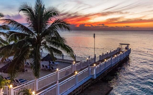 Grand Decameron Montego Beach, A Trademark All-Inclusive Resort