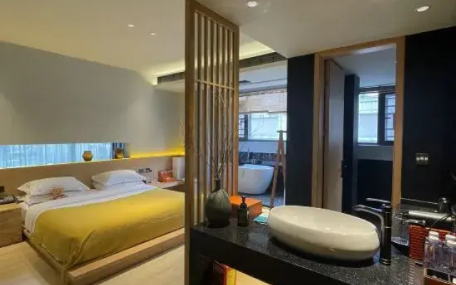 City Courtyard inn