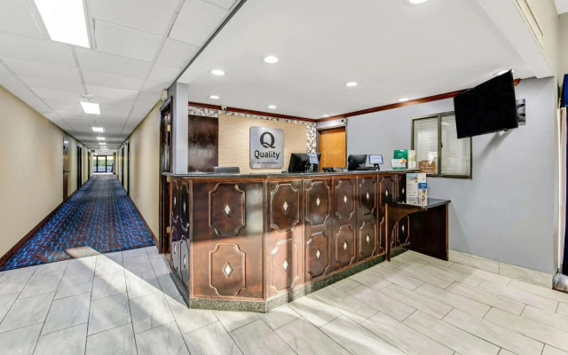 Quality Inn Merriam - Kansas City