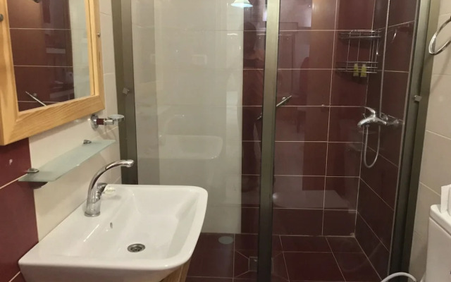 Signature Suite -Al Zahra Towers-