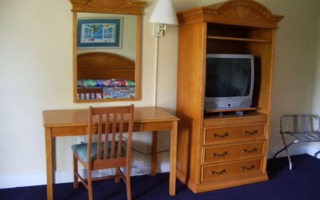 Royal Islander Hotel