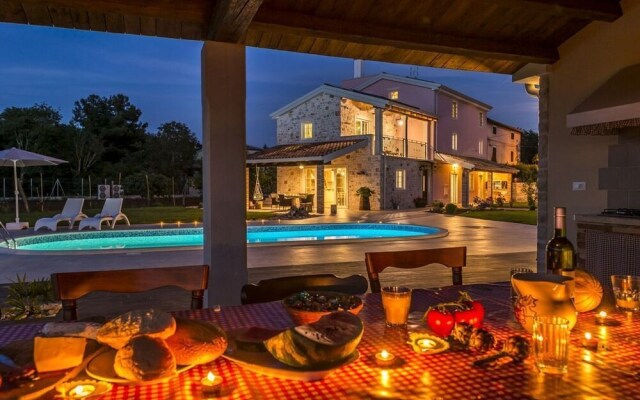 Luxury Villa Lemaliante