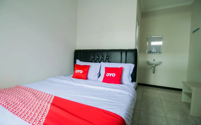 OYO 1078 Fakhira Residence