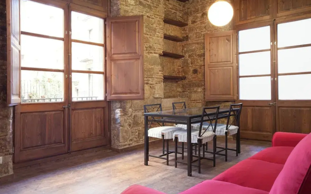 Stylish Gothic Apartment In El Born