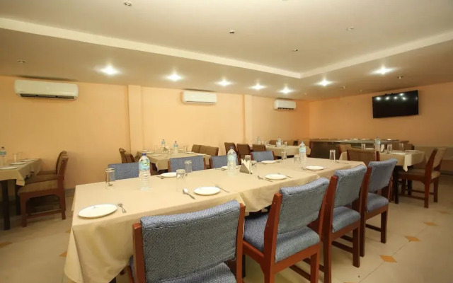Capital O 494 Hotel Kitchen Hut