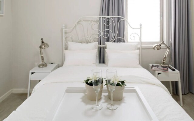 Rabin Square Amazing 3BR 140 SQM Apt