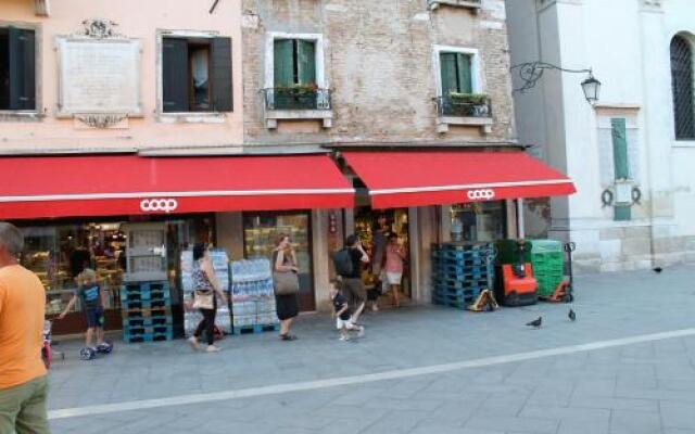 Calle dei Preti