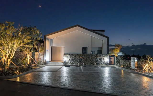 Gobajinin Private Pool Villa