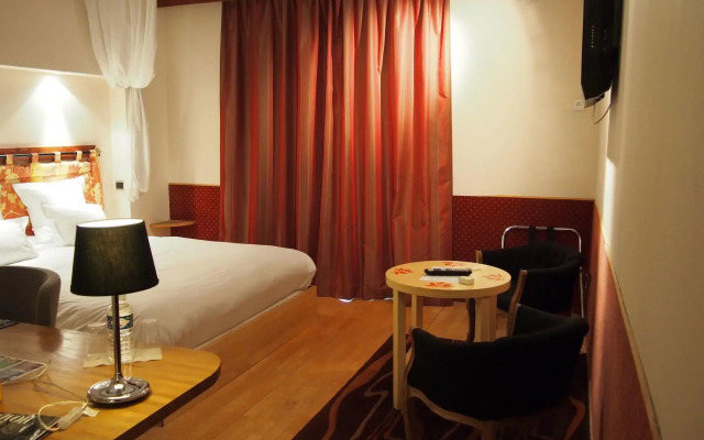 Logis Hôtel Les Pages