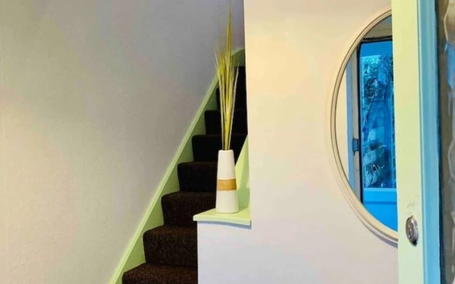 Cosy Classy 2-bed Maisonette, Village nr Newquay