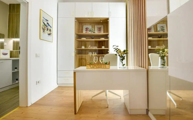 GOLDEN LEAF - Stunning Central 1BR Apt
